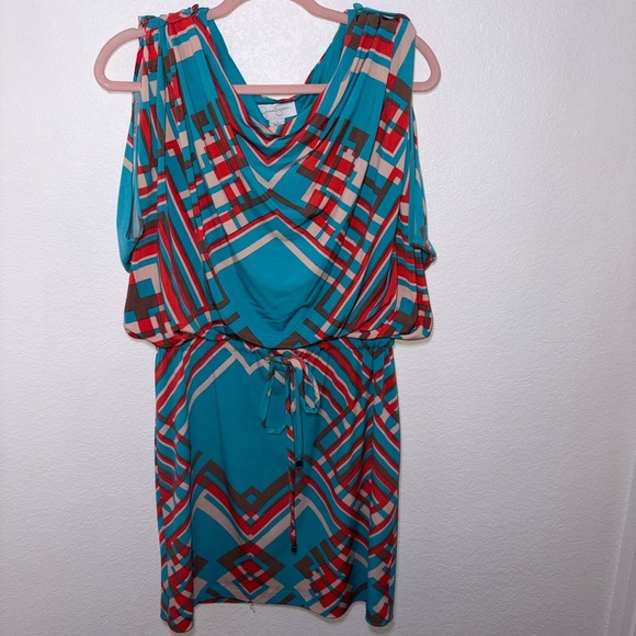 Jessica Simpson Dresses & Skirts - Jessica Simpson Sleeveless Blue Geometric Print Dress with Tie Waist